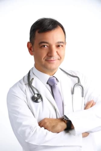 Doç. Dr. Nuri Haksever bünyesindeki uzman ve modern sağlık merkezi klinik binası görseli