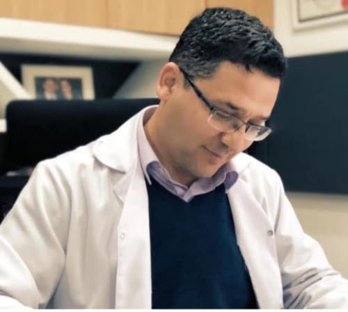 Doç. Dr. Yusuf Aydın bünyesindeki uzman ve modern sağlık merkezi klinik binası görseli