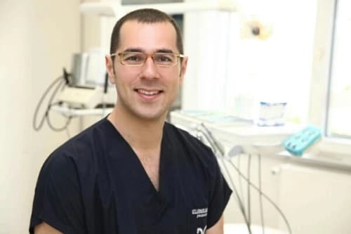 Dr. Dt. Onur Serger bünyesindeki uzman ve modern sağlık merkezi klinik binası görseli