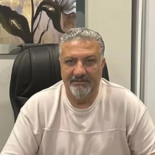 Dr. Timur Bayıroğlu bünyesindeki uzman ve modern sağlık merkezi klinik binası görseli