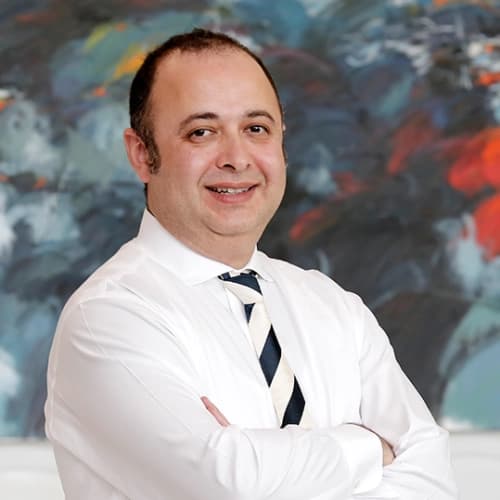 Op. Dr. Cem Yılmaz bünyesindeki uzman ve modern sağlık merkezi klinik binası görseli