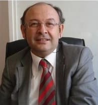 Prof. Dr. Metin Özata bünyesindeki uzman ve modern sağlık merkezi klinik binası görseli