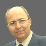 Prof. Dr. Tarık Akçal bünyesindeki uzman ve modern sağlık merkezi klinik binası görseli