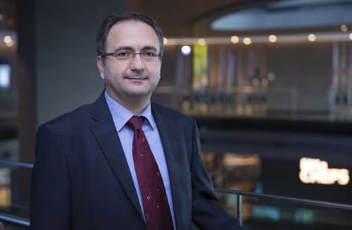 Prof. Dr. Volkan Tuğcu bünyesindeki uzman ve modern sağlık merkezi klinik binası görseli