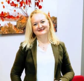 Prof. Dr. Zehra Bayramoğlu bünyesindeki uzman ve modern sağlık merkezi klinik binası görseli
