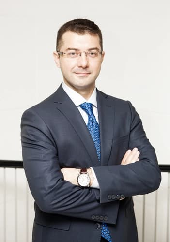 Uzm. Dr. Metin Alış bünyesindeki uzman ve modern sağlık merkezi klinik binası görseli