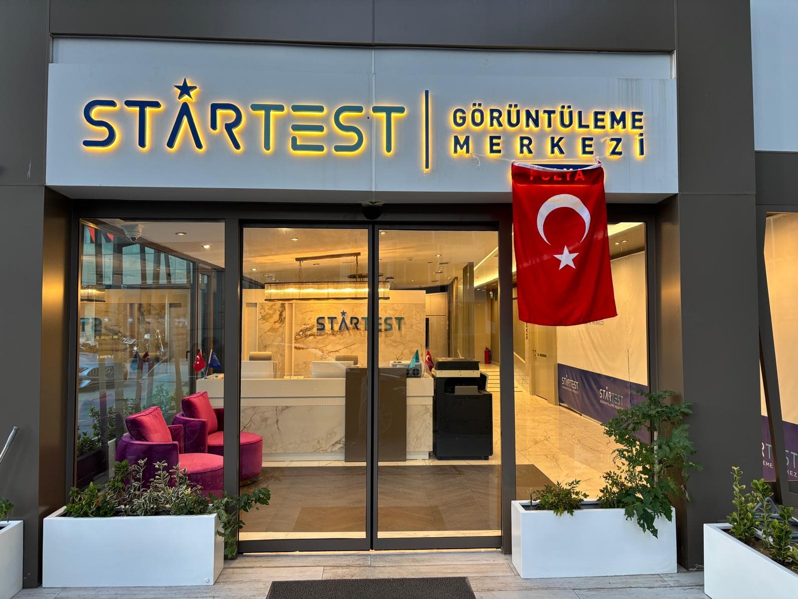 Startest Görüntüleme Merkezi bünyesindeki uzman ve modern sağlık merkezi klinik binası görseli