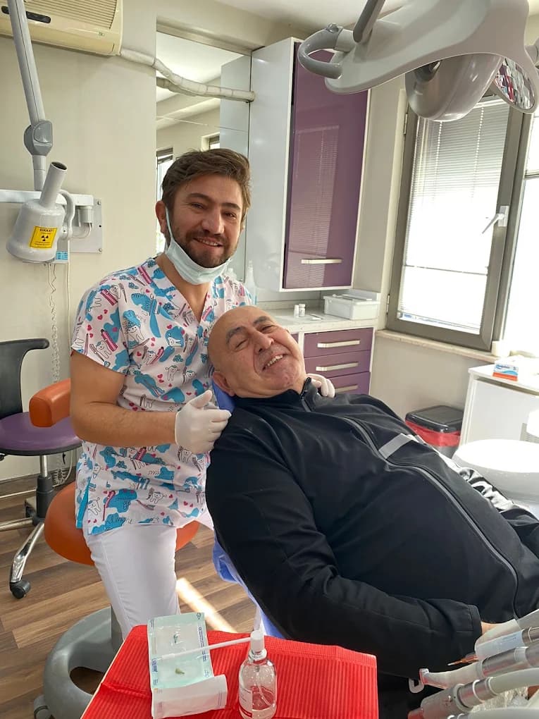 Dt. Rıdvan Güvener klinik galerisi küçük resim 3