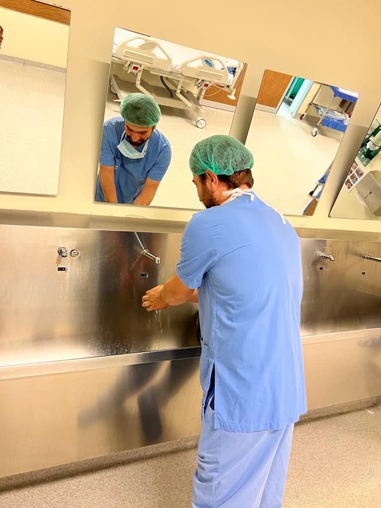 Dt. Rıdvan Güvener klinik galerisi küçük resim 4