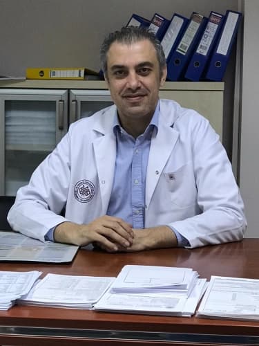 Doç. Dr. Hamdullah Sözen klinik detaylarını, uzman hekimlerini ve tedavi fiyatlarını inceleyin Doç. Dr. Hamdullah Sözen bünyesindeki uzman ve modern sağlık merkezi klinik binası görseli