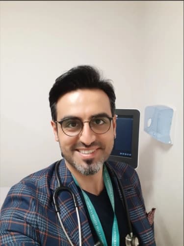 Doç. Dr. Serhat Sığırcı klinik detaylarını, uzman hekimlerini ve tedavi fiyatlarını inceleyin Doç. Dr. Serhat Sığırcı bünyesindeki uzman ve modern sağlık merkezi klinik binası görseli
