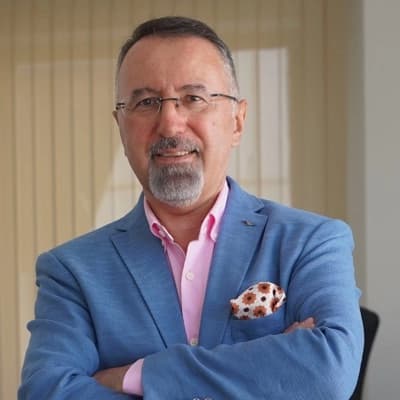 Prof. Dr. İsmail Özdemir klinik detaylarını, uzman hekimlerini ve tedavi fiyatlarını inceleyin Prof. Dr. İsmail Özdemir bünyesindeki uzman ve modern sağlık merkezi klinik binası görseli