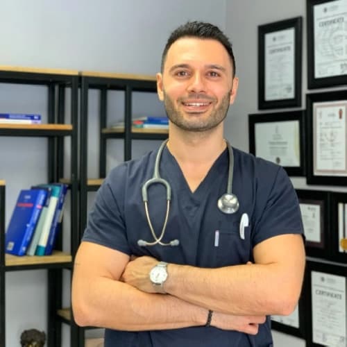 Dr. Can Taşkıran klinik detaylarını, uzman hekimlerini ve tedavi fiyatlarını inceleyin Dr. Can Taşkıran bünyesindeki uzman ve modern sağlık merkezi klinik binası görseli