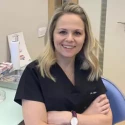 Dr. Dt. Fidan Akalın Berker klinik detaylarını, uzman hekimlerini ve tedavi fiyatlarını inceleyin Dr. Dt. Fidan Akalın Berker bünyesindeki uzman ve modern sağlık merkezi klinik binası görseli