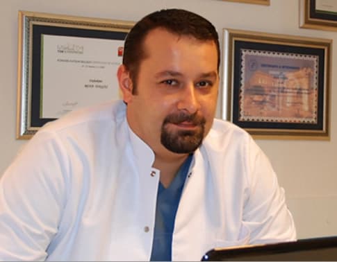 Dr. Dt. Reha Tokgöz klinik detaylarını, uzman hekimlerini ve tedavi fiyatlarını inceleyin Dr. Dt. Reha Tokgöz bünyesindeki uzman ve modern sağlık merkezi klinik binası görseli