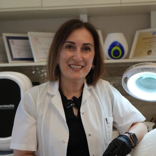 Dr. Filiz Kurt klinik detaylarını, uzman hekimlerini ve tedavi fiyatlarını inceleyin Dr. Filiz Kurt bünyesindeki uzman ve modern sağlık merkezi klinik binası görseli