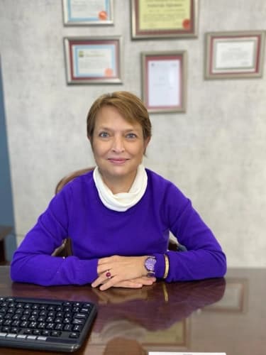 Prof. Dr. Ayşen Timurağaoğlu klinik detaylarını, uzman hekimlerini ve tedavi fiyatlarını inceleyin Prof. Dr. Ayşen Timurağaoğlu bünyesindeki uzman ve modern sağlık merkezi klinik binası görseli