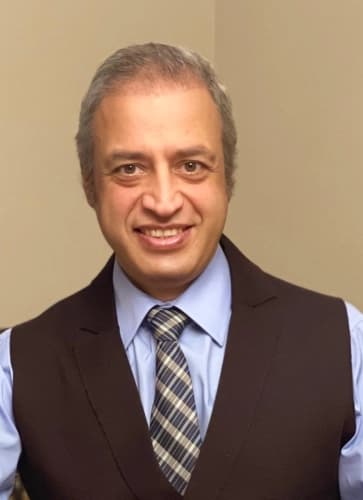 Prof. Dr. Cüneyt Kayaalp klinik detaylarını, uzman hekimlerini ve tedavi fiyatlarını inceleyin Prof. Dr. Cüneyt Kayaalp bünyesindeki uzman ve modern sağlık merkezi klinik binası görseli