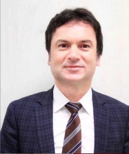 Prof. Dr. Serhat Fındık klinik detaylarını, uzman hekimlerini ve tedavi fiyatlarını inceleyin Prof. Dr. Serhat Fındık bünyesindeki uzman ve modern sağlık merkezi klinik binası görseli