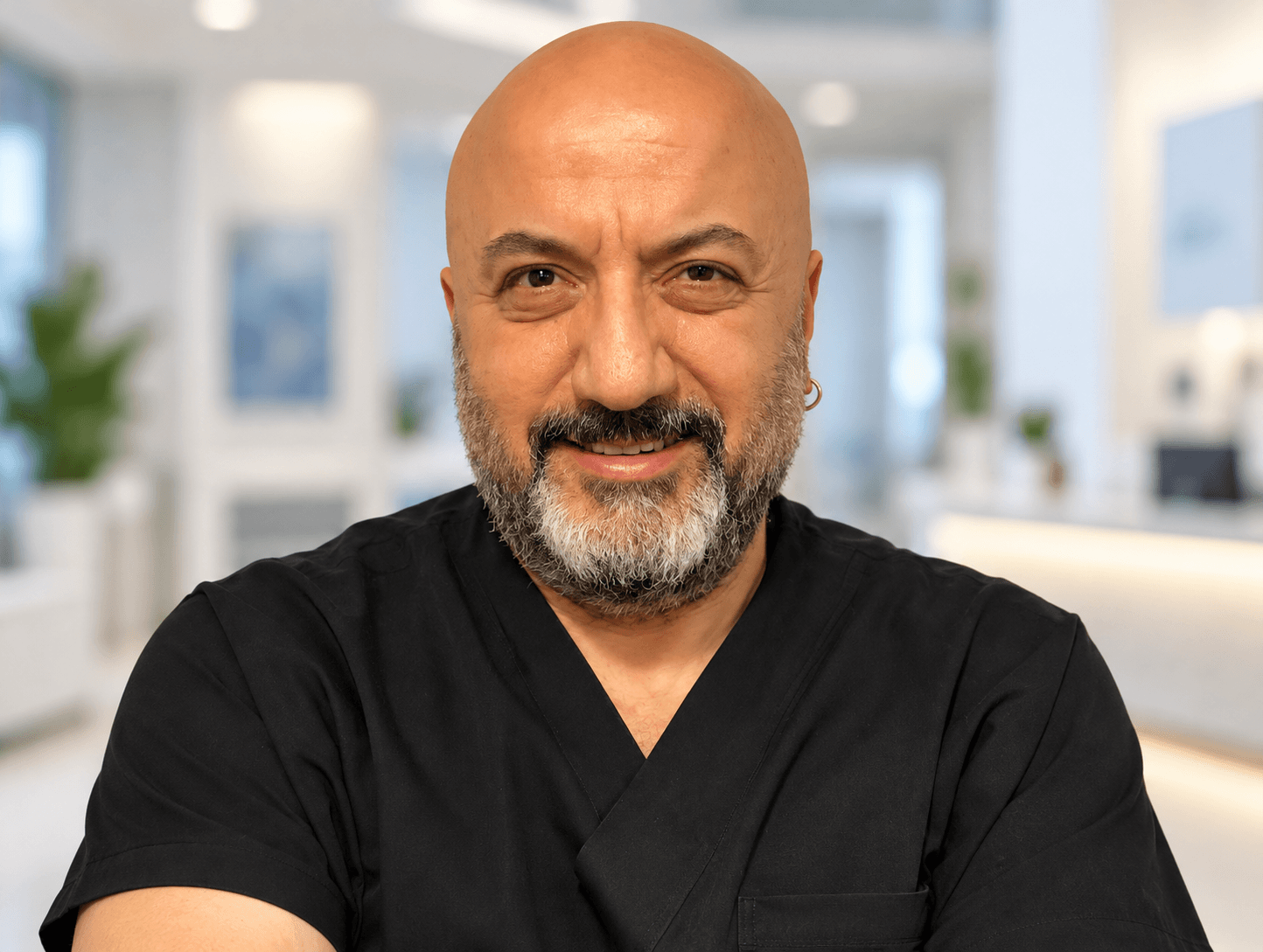 Op. Dr. Tayfun Budak klinik detaylarını, uzman hekimlerini ve tedavi fiyatlarını inceleyin Op. Dr. Tayfun Budak bünyesindeki uzman ve modern sağlık merkezi klinik binası görseli